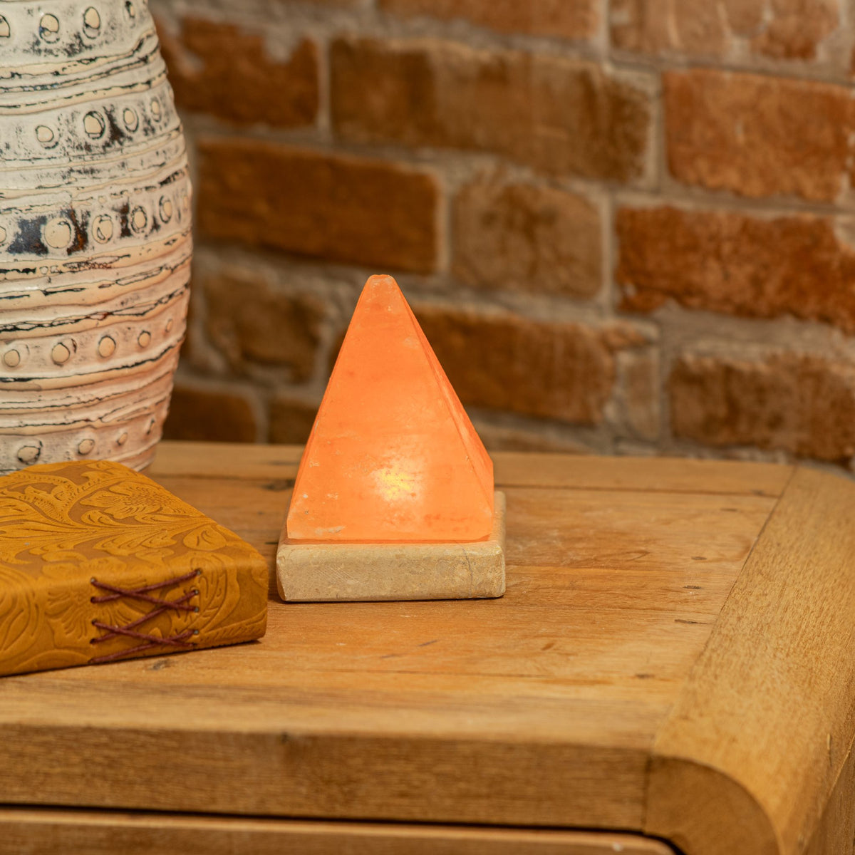 Quality USB Pyramid Salt Lamp - 9 cm (white light)