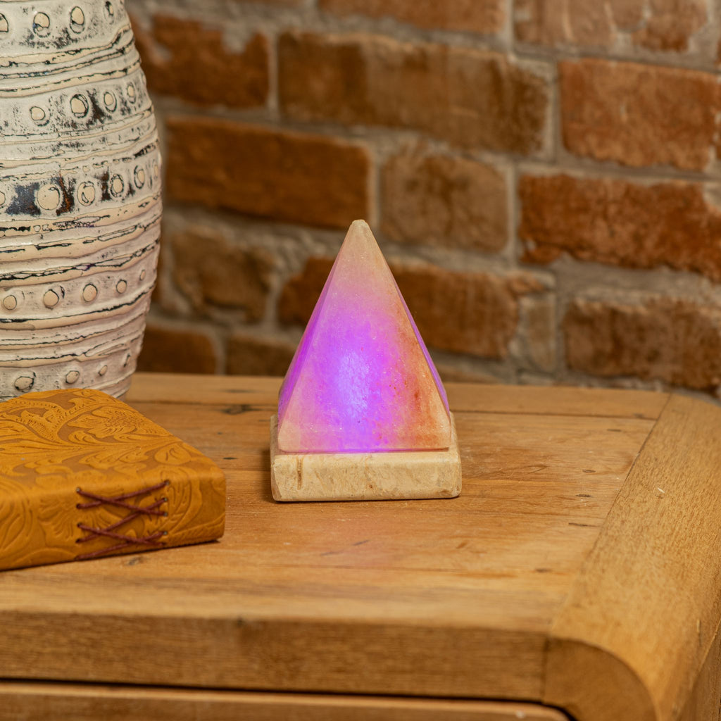 USB Pyramid Salt Lamp - 9 cm (multicolored light)