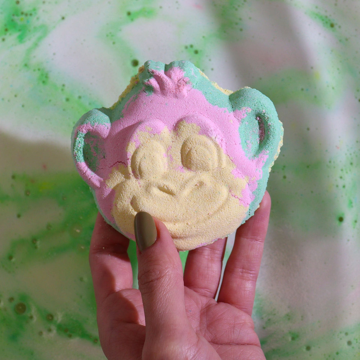 Monkey Bathbomb 90g - Guava & Strawberry